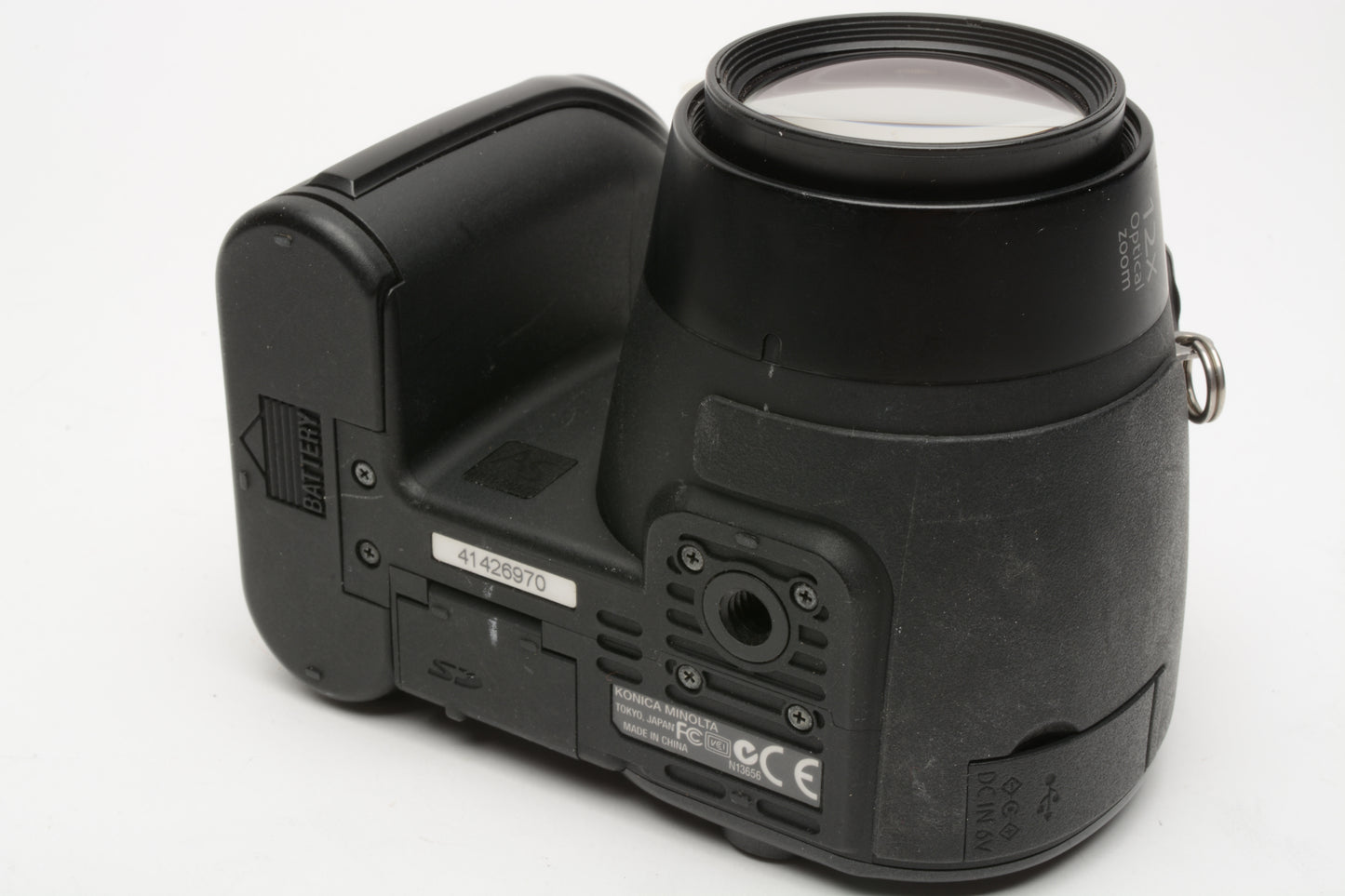 Konica Minolta Dimage Z3 12X 4MP Digital  Point&Shoot Bundle w/512MB SD Card+