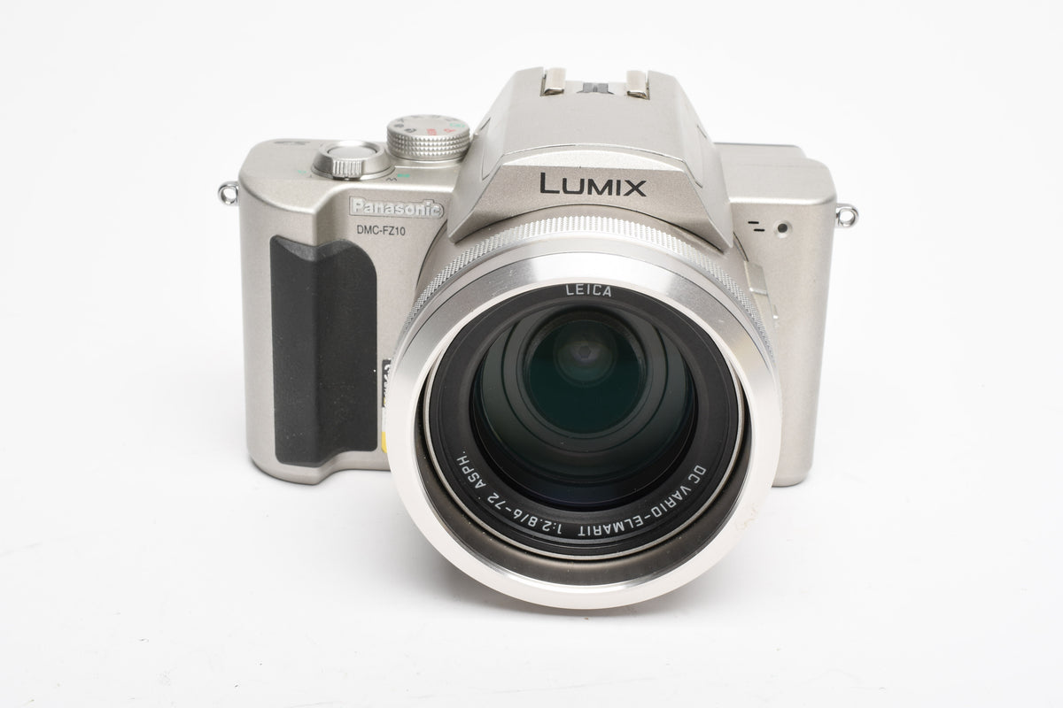 Panasonic Lumix DMC-FZ10 4MP Digital Point&Shoot w/Leica lens, Mint- (Silver)