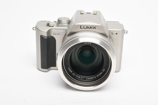 Panasonic Lumix DMC-FZ10 4MP Digital Point&Shoot w/Leica lens, Mint- (Silver)