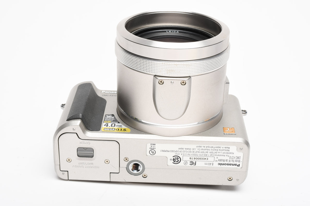 Panasonic Lumix DMC-FZ10 4MP Digital Point&Shoot w/Leica lens, Mint- (Silver)