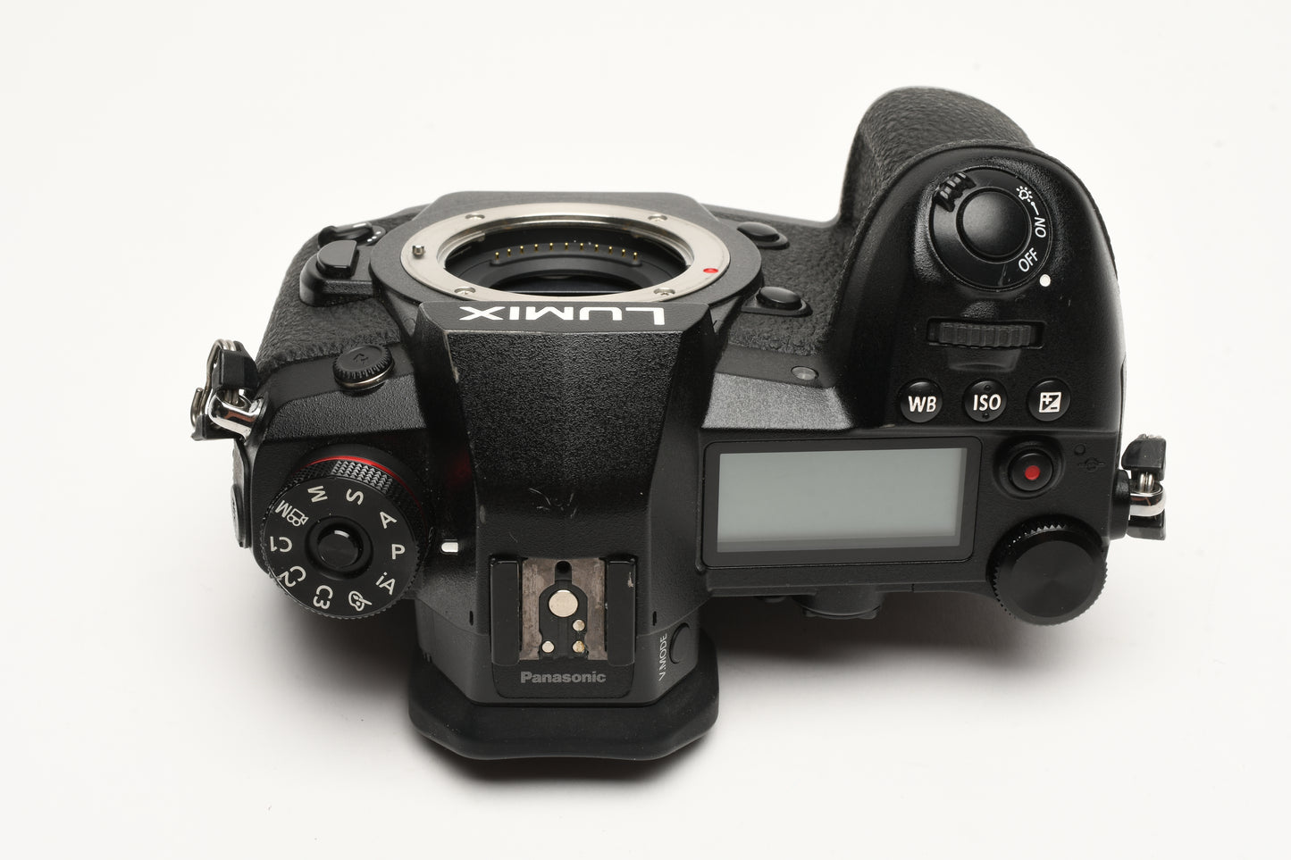 Panasonic Lumix DC-G9 Body, 2X batts, charger, strap, 22K Acts