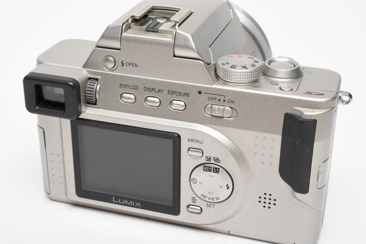 Panasonic Lumix DMC-FZ10 4MP Digital Point&Shoot w/Leica lens, Mint- (Silver)