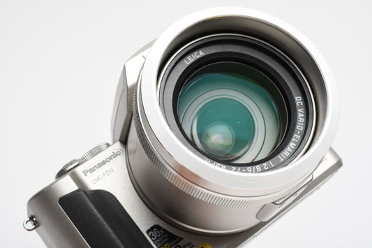Panasonic Lumix DMC-FZ10 4MP Digital Point&Shoot w/Leica lens, Mint- (Silver)