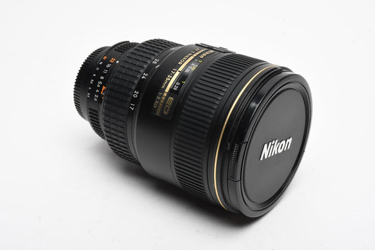 Nikon AF-S 17-35mm f2.8D ED SWM IF zoom lens, hood, caps, Clean, *Read