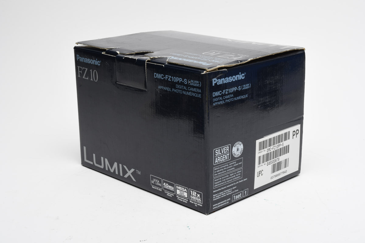 Panasonic Lumix DMC-FZ10 4MP Digital Point&Shoot w/Leica lens, Mint- (Silver)