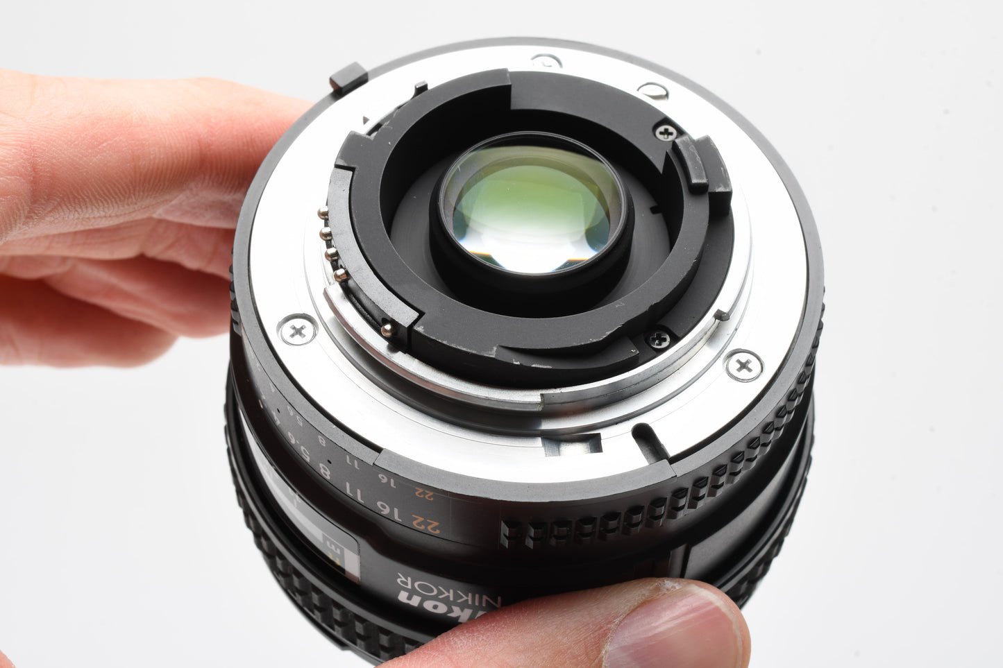 Nikon AF 20mm f2.8D wide angle lens, caps, very clean, Mint-