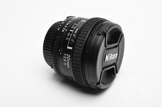 Nikon AF 20mm f2.8D wide angle lens, caps, very clean, Mint-