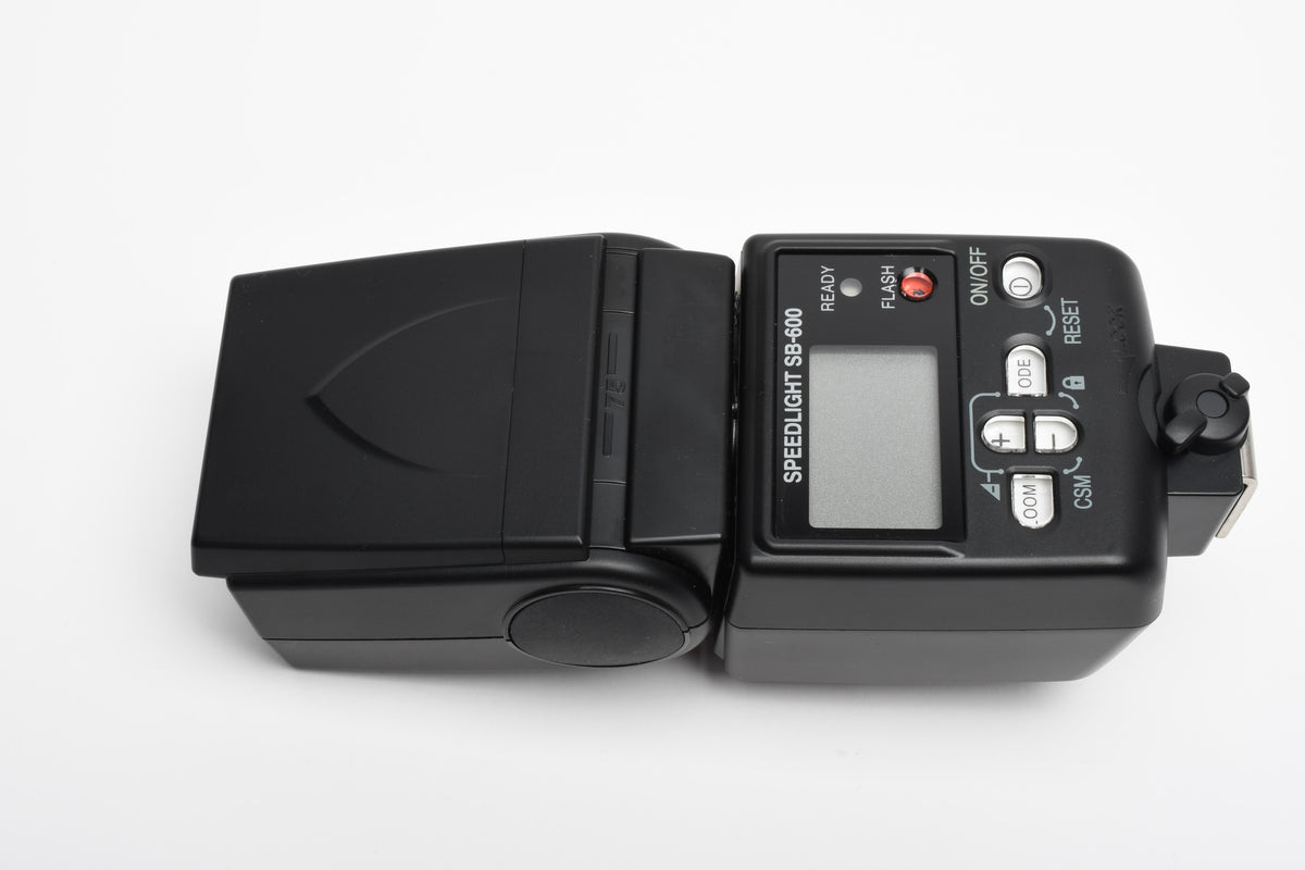 Nikon SB-600 shoe mount flash, case, stand, manual, Mint-