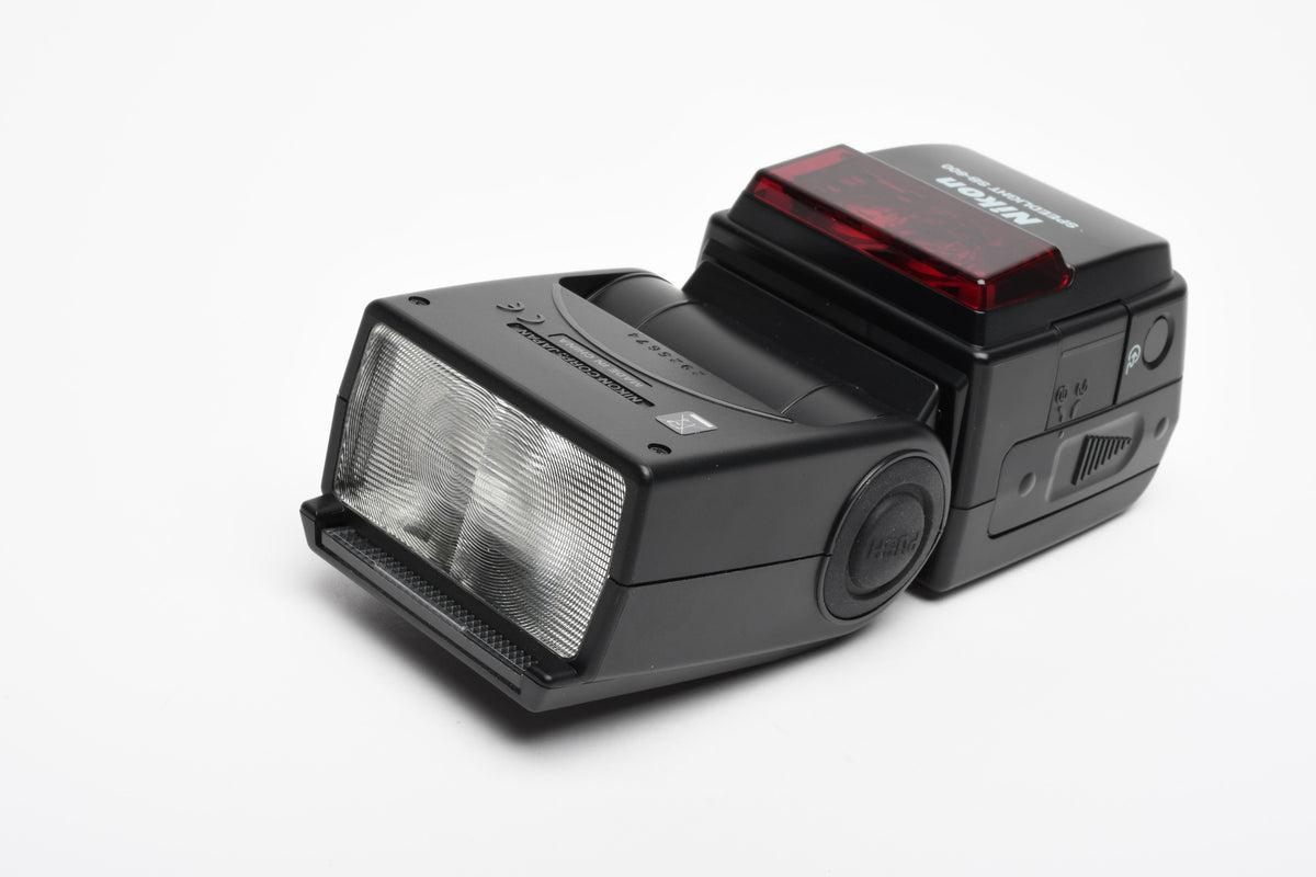 Nikon SB-600 shoe mount flash, case, stand, manual, Mint-