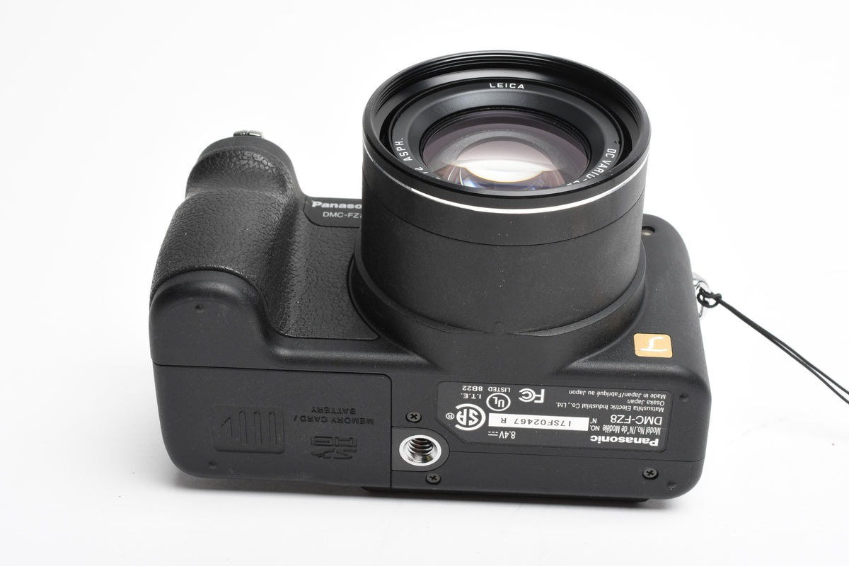 Panasonic Lumix DMC-FZ8 7.2MP Digital Point&Shoot w/Leica lens, Mint-