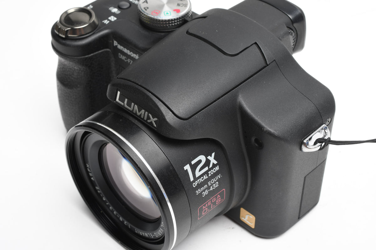 Panasonic Lumix DMC-FZ8 7.2MP Digital Point&Shoot w/Leica lens, Mint-