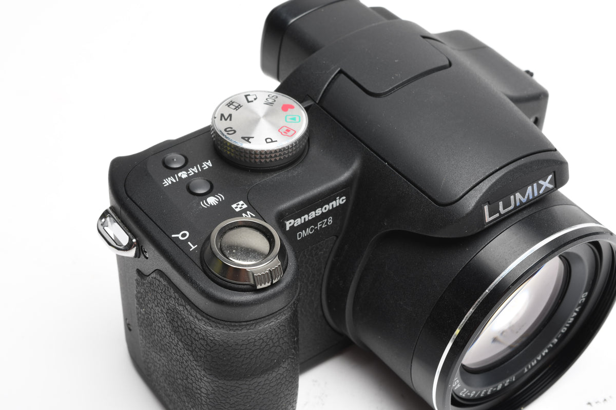 Panasonic Lumix DMC-FZ8 7.2MP Digital Point&Shoot w/Leica lens, Mint-