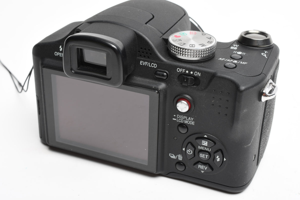 Panasonic Lumix DMC-FZ8 7.2MP Digital Point&Shoot w/Leica lens, Mint-