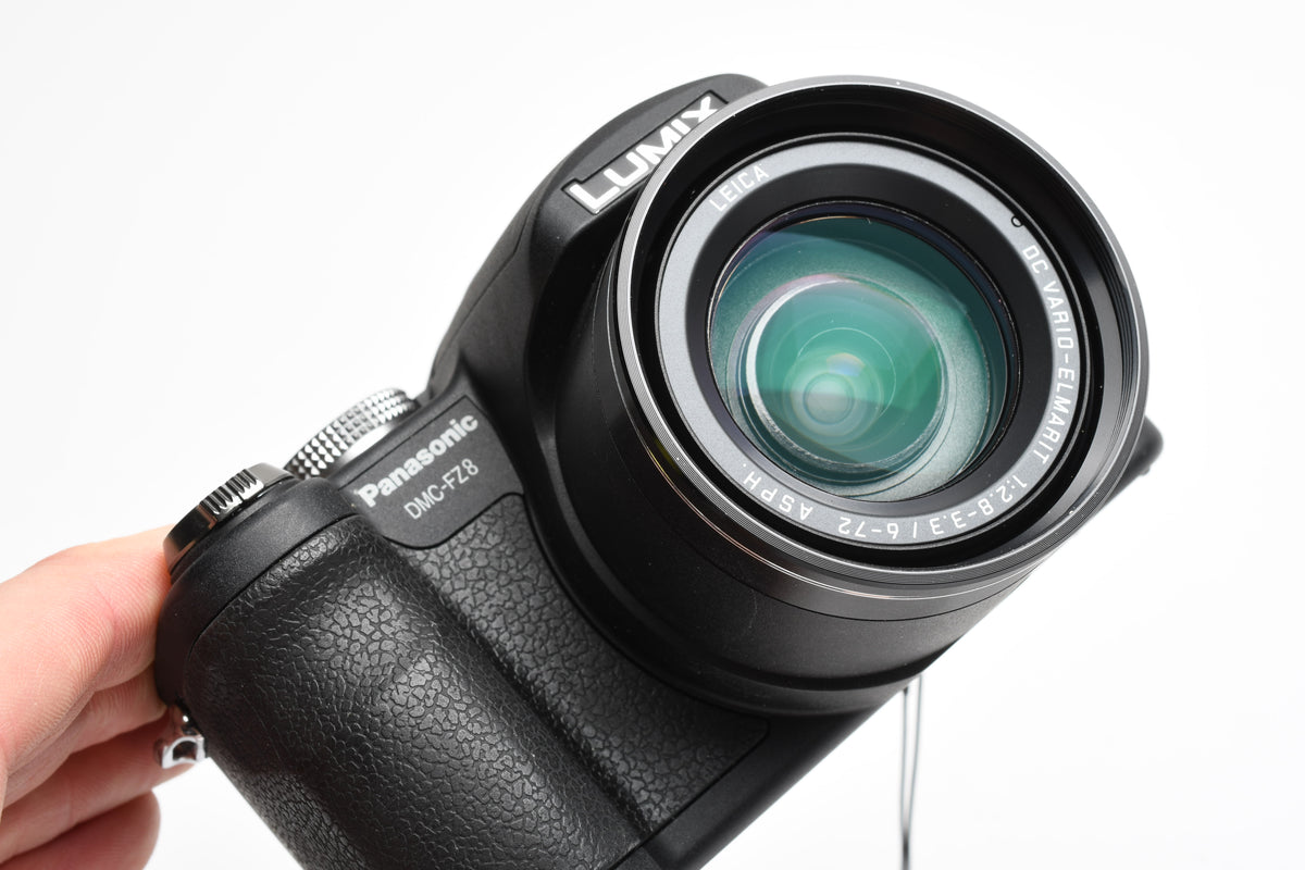 Panasonic Lumix DMC-FZ8 7.2MP Digital Point&Shoot w/Leica lens, Mint-