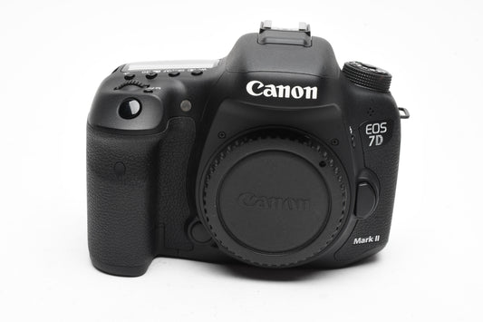 Canon EOS 7D Mark II DSLR Body w/batt, charger, strap, Only 874 Acts!! Mint-