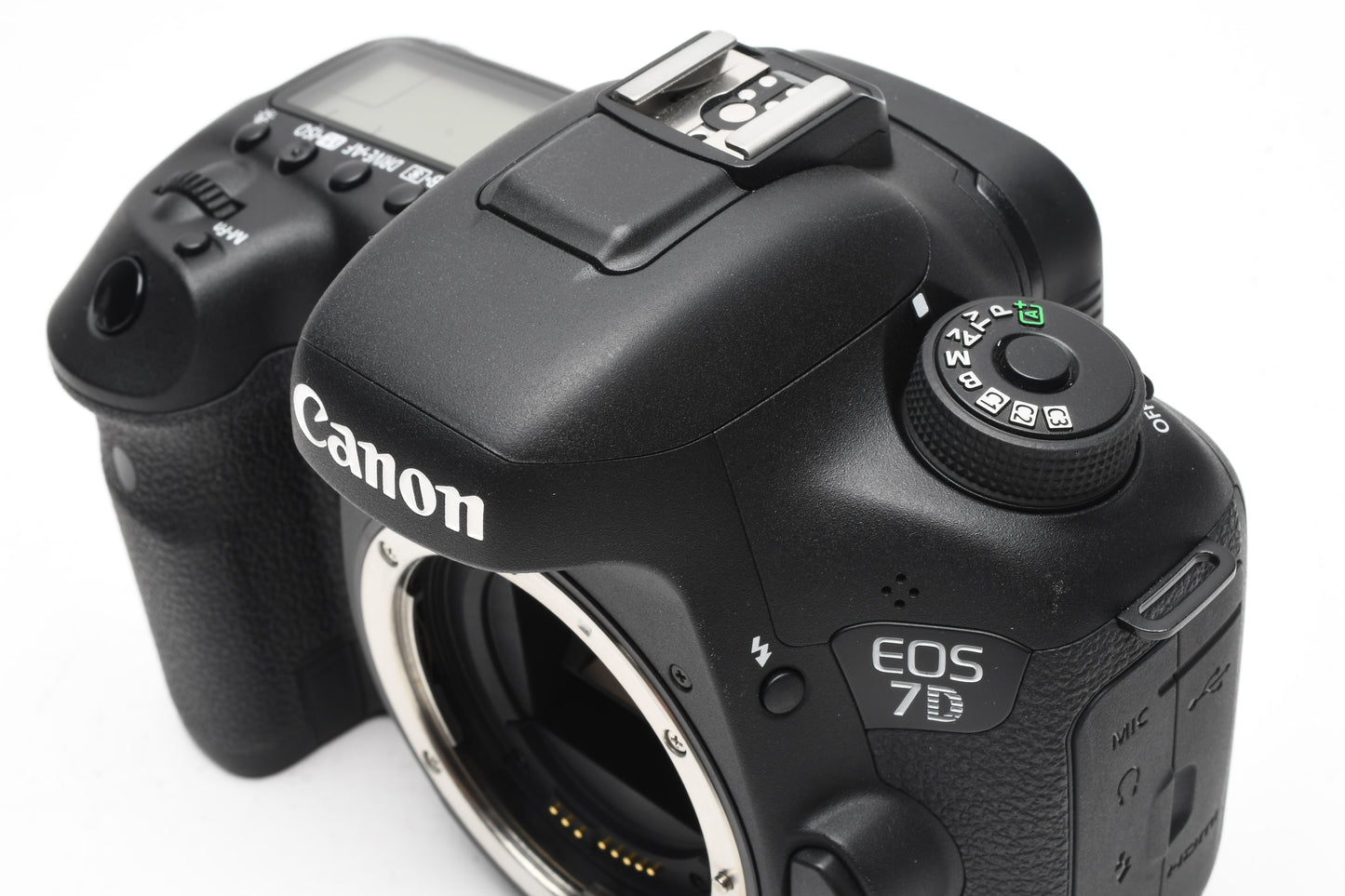 Canon EOS 7D Mark II DSLR Body w/batt, charger, strap, Only 874 Acts!! Mint-