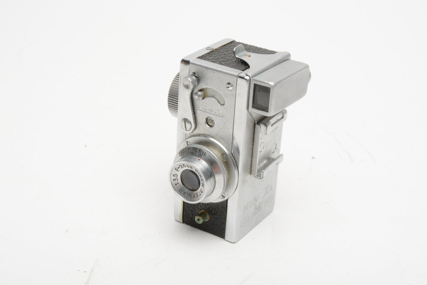 Steky IIIb 16mm camera in case and box, Nice and clean, works!  Vintage