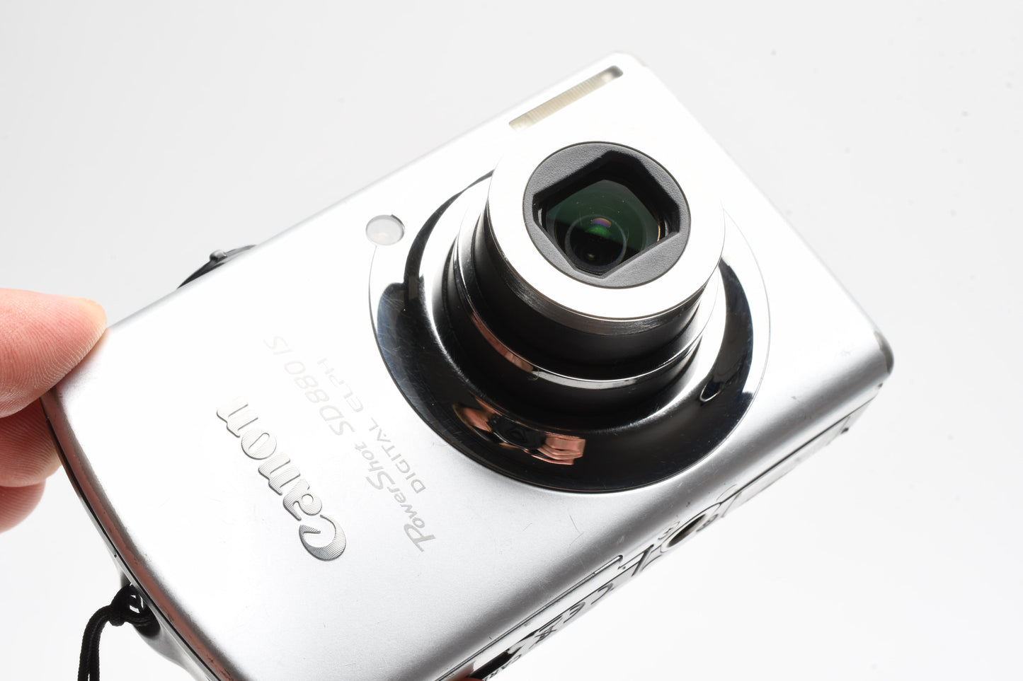 Canon SD880 IS Digital Point&Shoot 10MP bundle, 2X batts, Great!