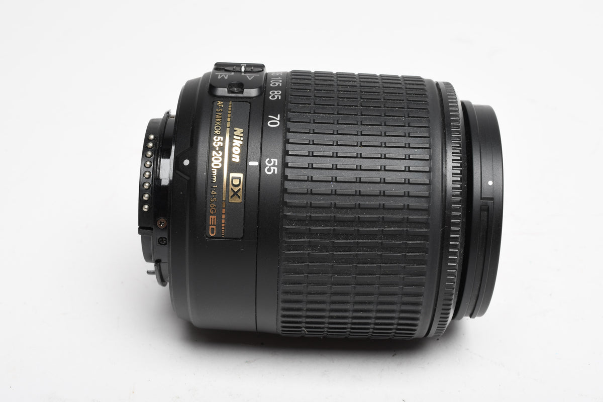 Nikon AF-S 55-200mm f4-5.6G ED DX VR, Caps, Hood, Mint-