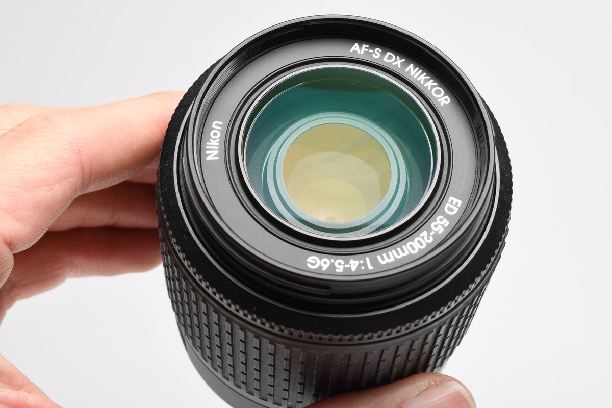 Nikon AF-S 55-200mm f4-5.6G ED DX VR, Caps, Hood, Mint-