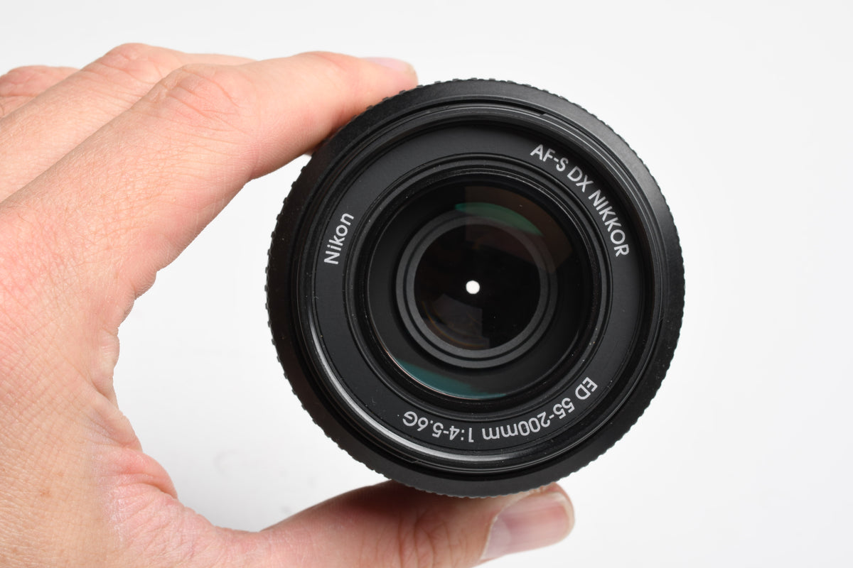 Nikon AF-S 55-200mm f4-5.6G ED DX VR, Caps, Hood, Mint-