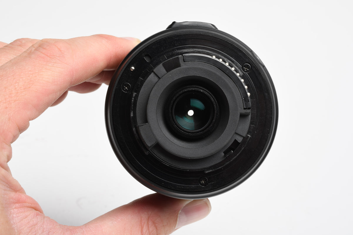 Nikon AF-S 55-200mm f4-5.6G ED DX VR, Caps, Hood, Mint-