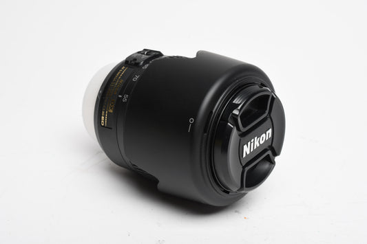 Nikon AF-S 55-200mm f4-5.6G ED DX VR, Caps, Hood, Mint-