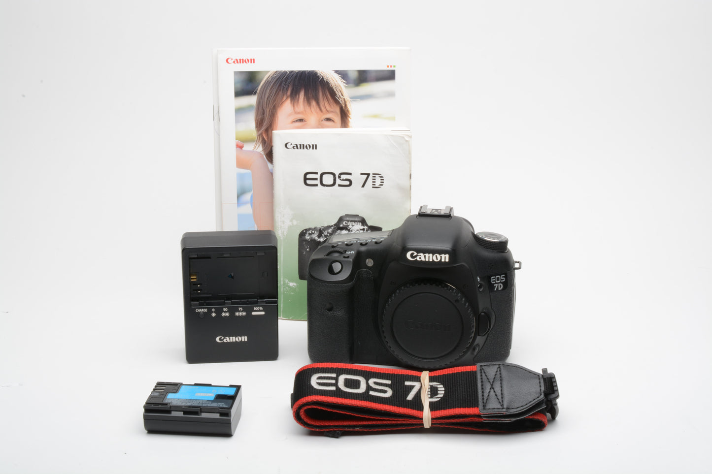 Canon EOS 7D 18MP DSLR body, batt, charger, strap, 29K Acts, Nice, tested