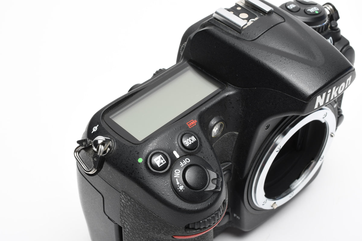 Nikon D300 DSLR Body, 2X batts, charger 27,541 Acts, clean!