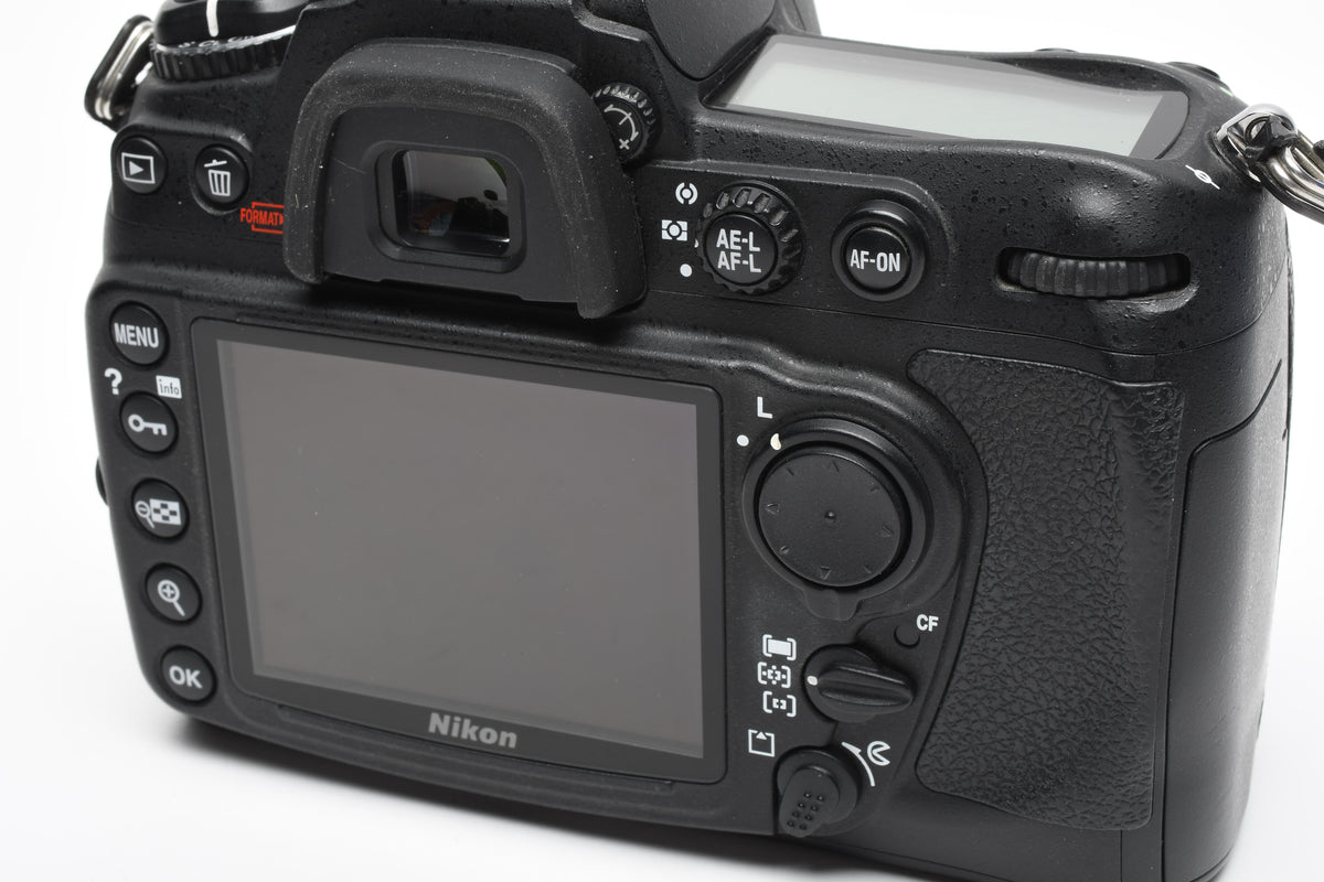 Nikon D300 DSLR Body, 2X batts, charger 27,541 Acts, clean!