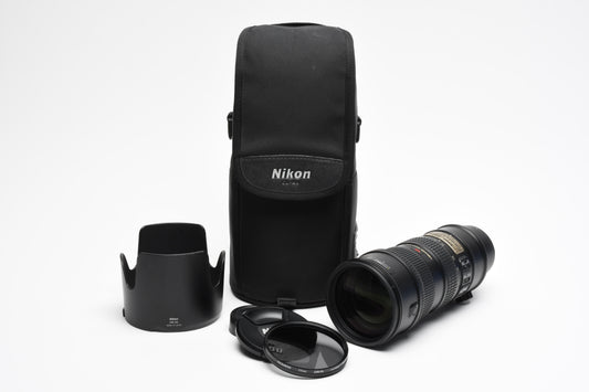 Nikon AF-S VR Nikkor 70-200mm f2.8G ED VR zoom, hood, case, UV, Great!