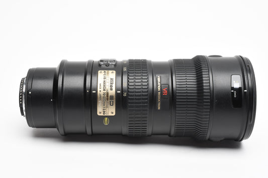 Nikon AF-S VR Nikkor 70-200mm f2.8G ED VR zoom, hood, case, UV, Great!