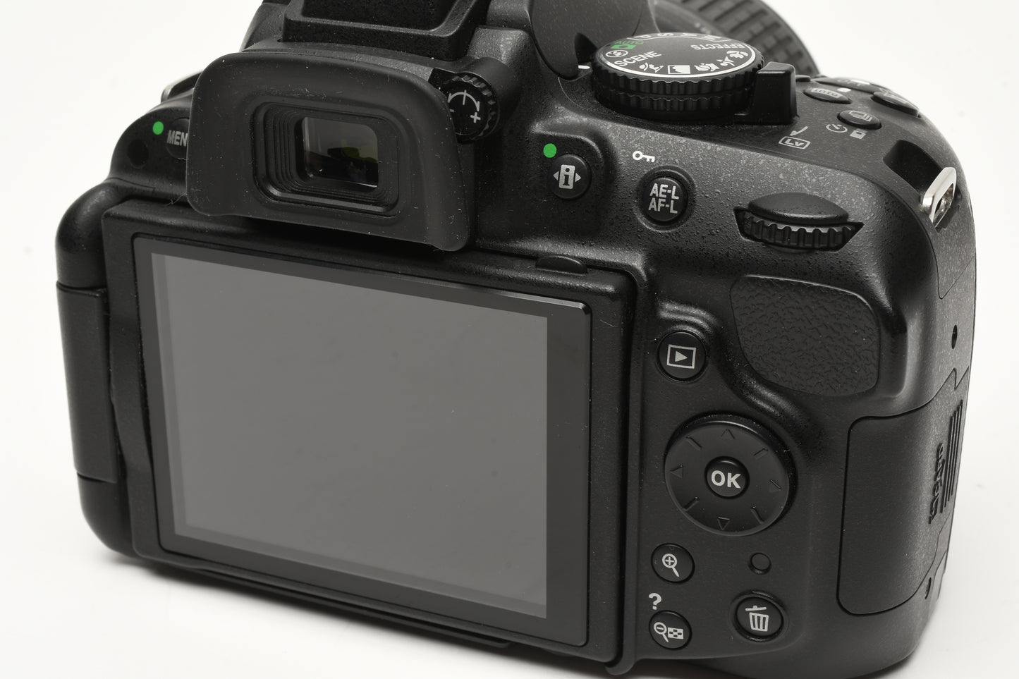 Nikon D5200 w/18-55mm F3.5-5.6G VR, batt+charger+strap+cap, Only 3448 Acts