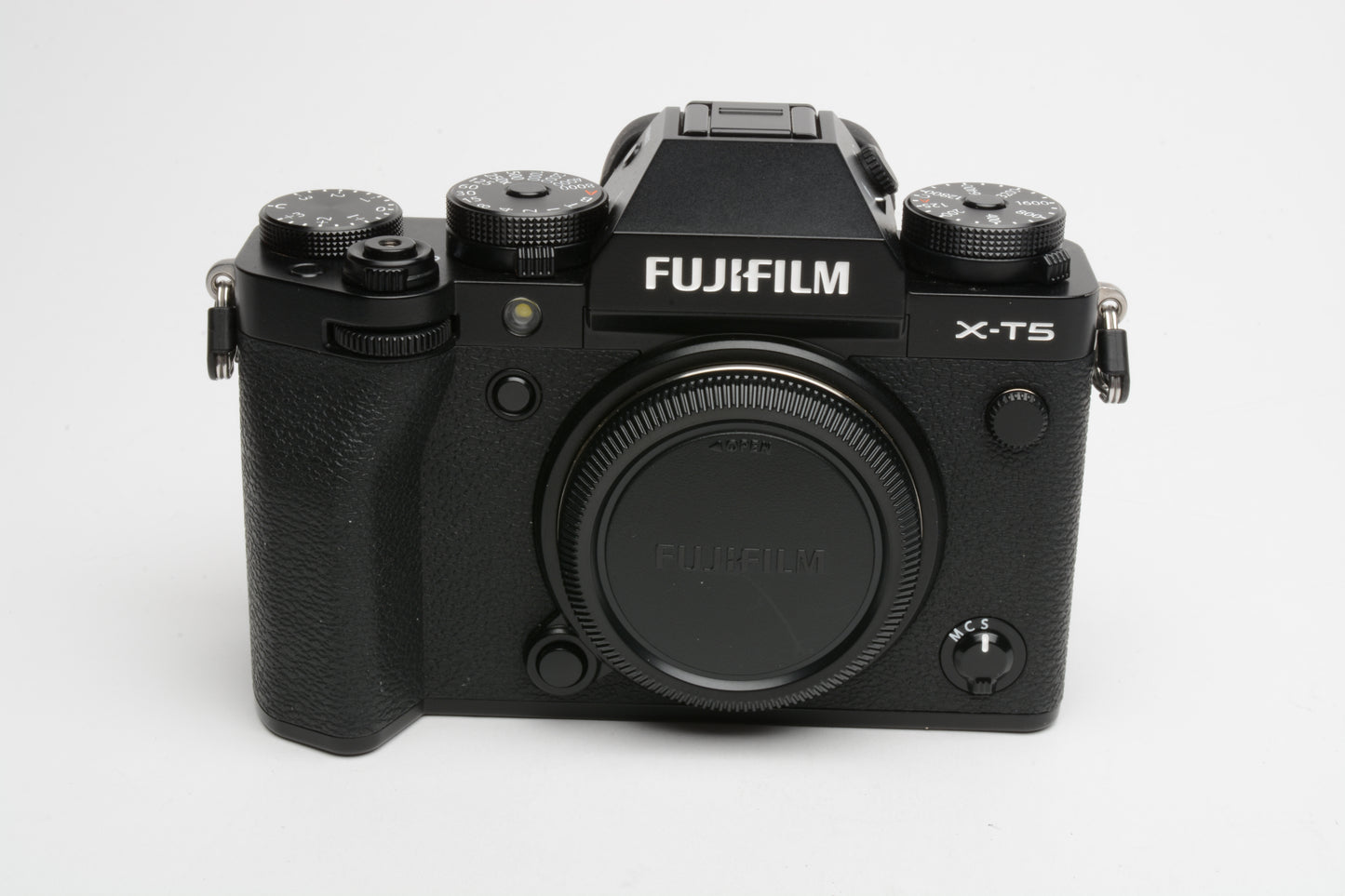 Fujifilm X-T5 XT5 Mirrorless Camera Black Body, 2Batts, charger, Only 2315 Acts!