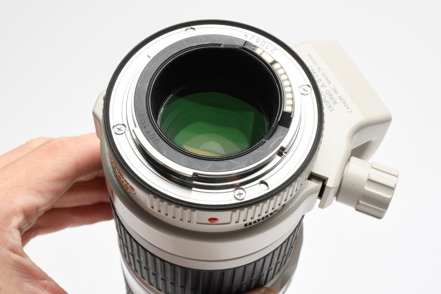 Canon EF 70-200mm f4L IS USM zoom, caps, tripod Mount, Sharp! Mint-