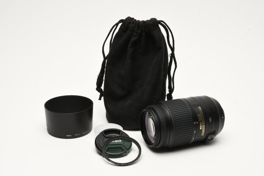 Nikon AF-S Nikkor 55-300mm f4.5-5.6G ED VR DX, UV, Hood, Pouch, Mint-