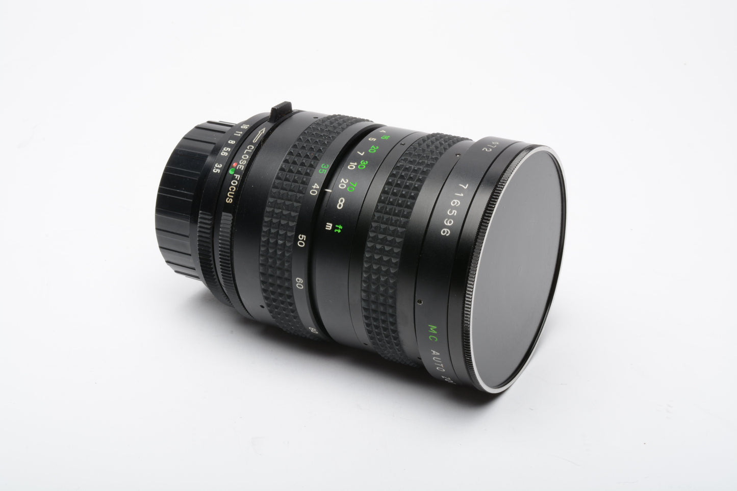 Magnum CCT 35-100mm f3.5-4.3 zoom lens, caps + UV filter, smooth, PK Mount