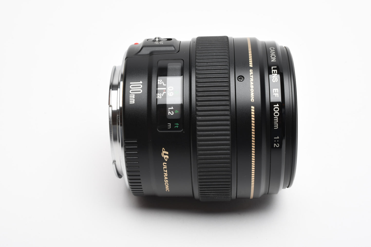 Canon EF 100mm f2 USM Portrait lens, UV, caps, Mint-, Nice!!