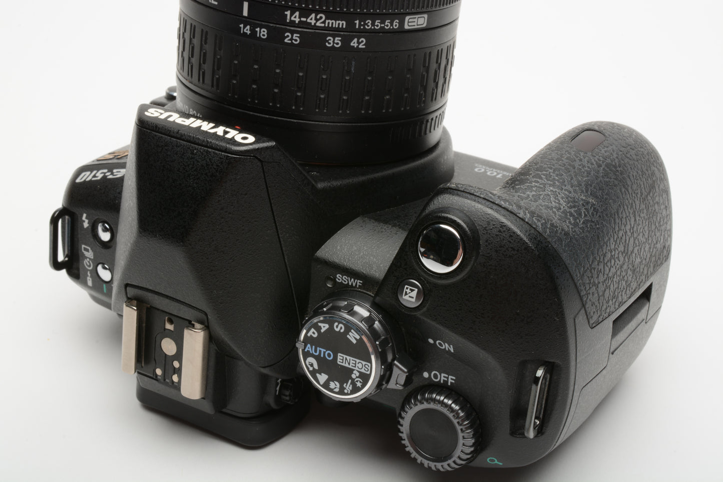 Olympus E-510 IS DSLR w/14-42mm f3.5-5.6 ED, 11k Acts, nice!