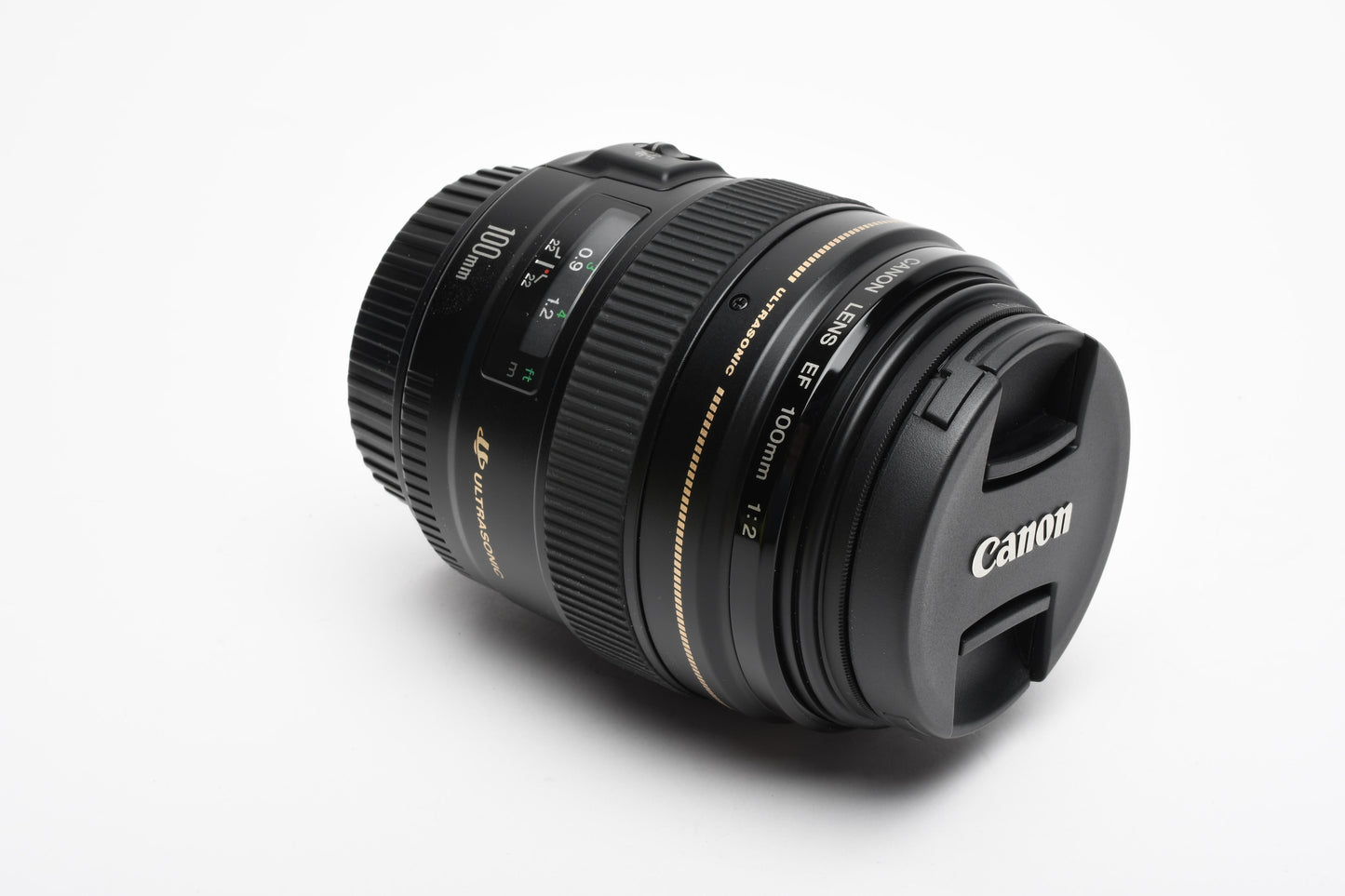 Canon EF 100mm f2 USM Portrait lens, UV, caps, Mint-, Nice!!