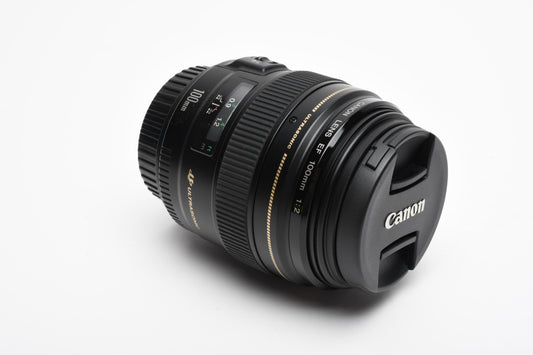 Canon EF 100mm f2 USM Portrait lens, UV, caps, Mint-, Nice!!
