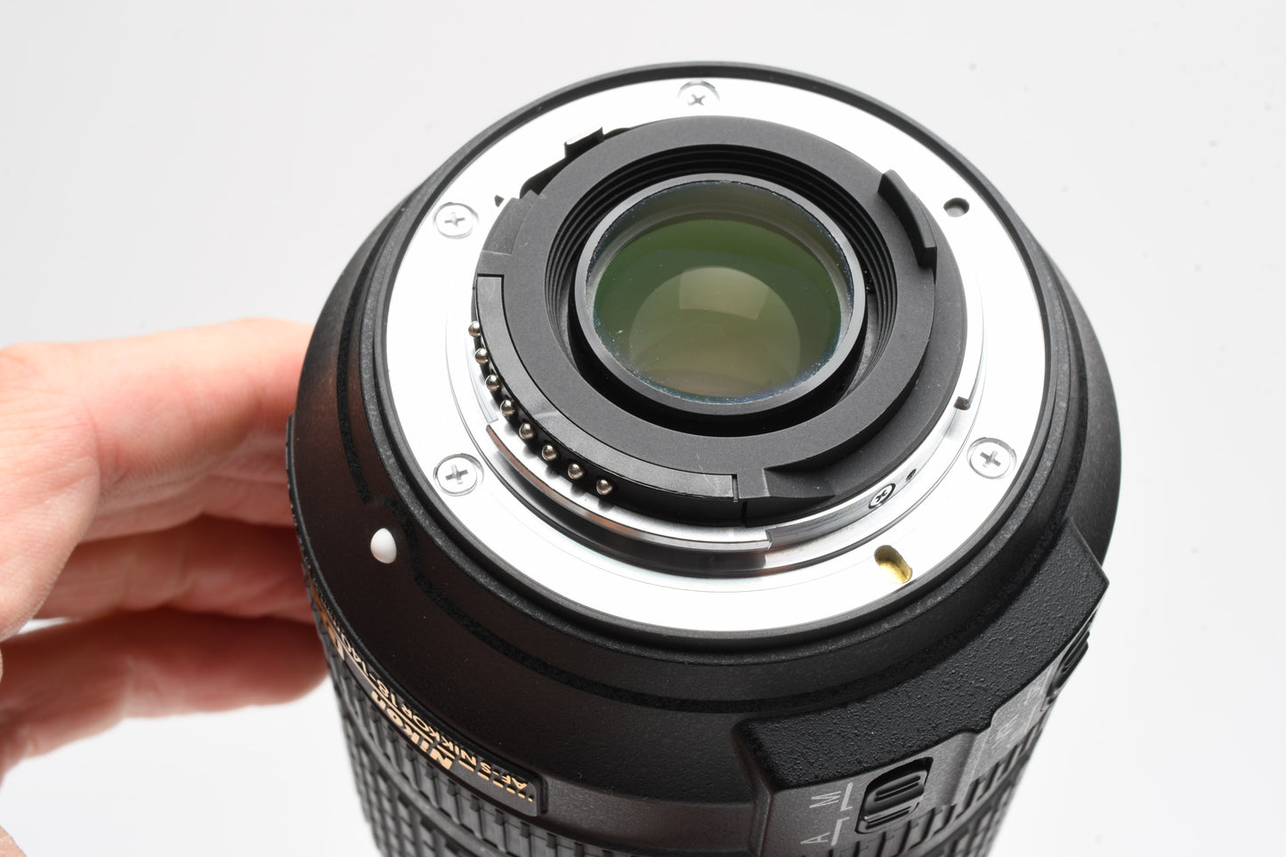 Nikon Nikkor AF-S DX 18-140mm f3.5-5.6G ED VR Lens w/Caps, UV Box, Mint