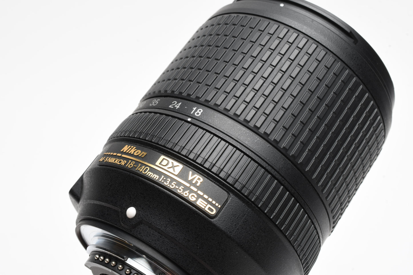 Nikon Nikkor AF-S DX 18-140mm f3.5-5.6G ED VR Lens w/Caps, UV Box, Mint