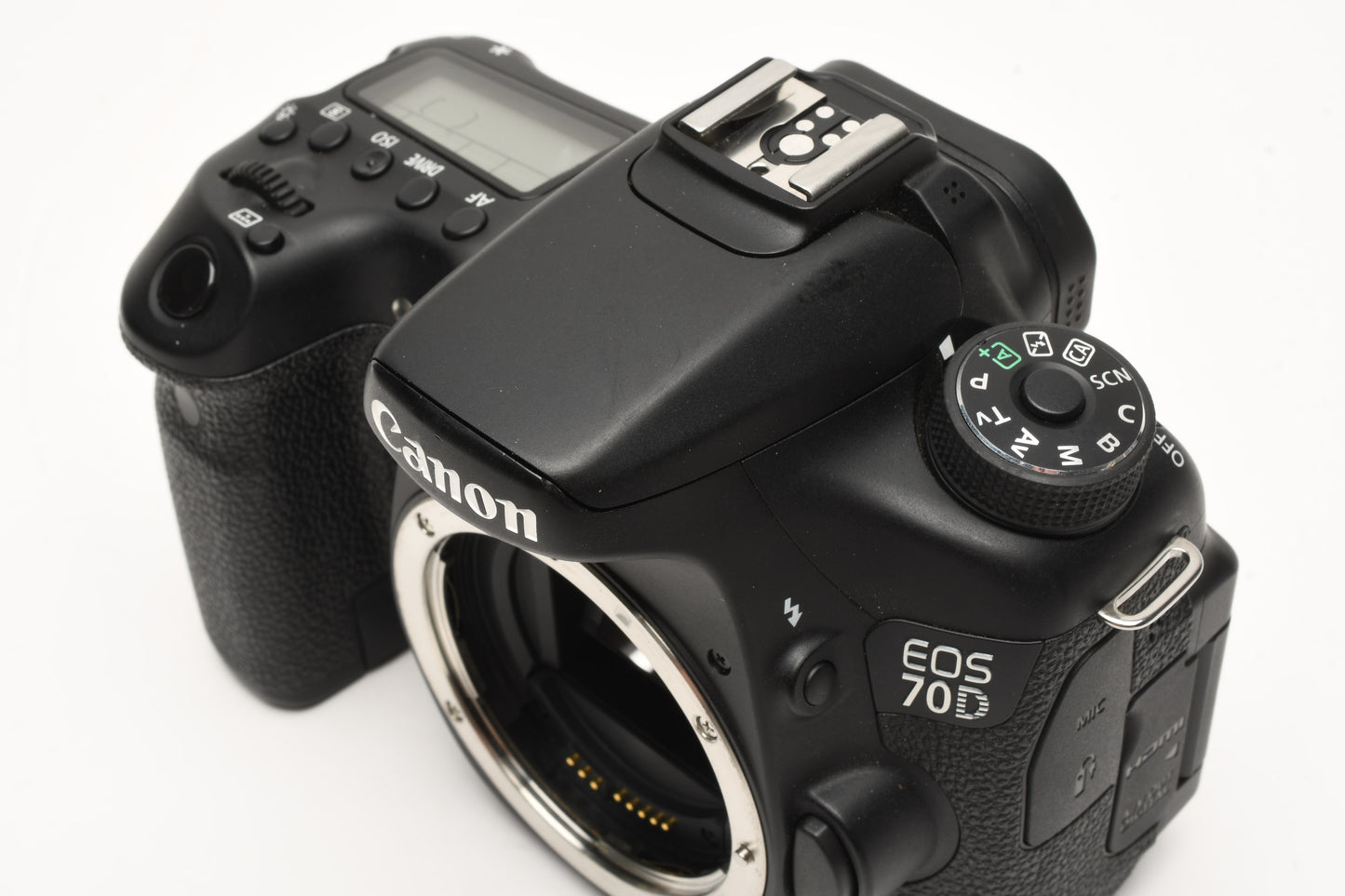 Canon EOS 70D DSLR Body w/Batt, charger, strap, Only 2552 Acts!
