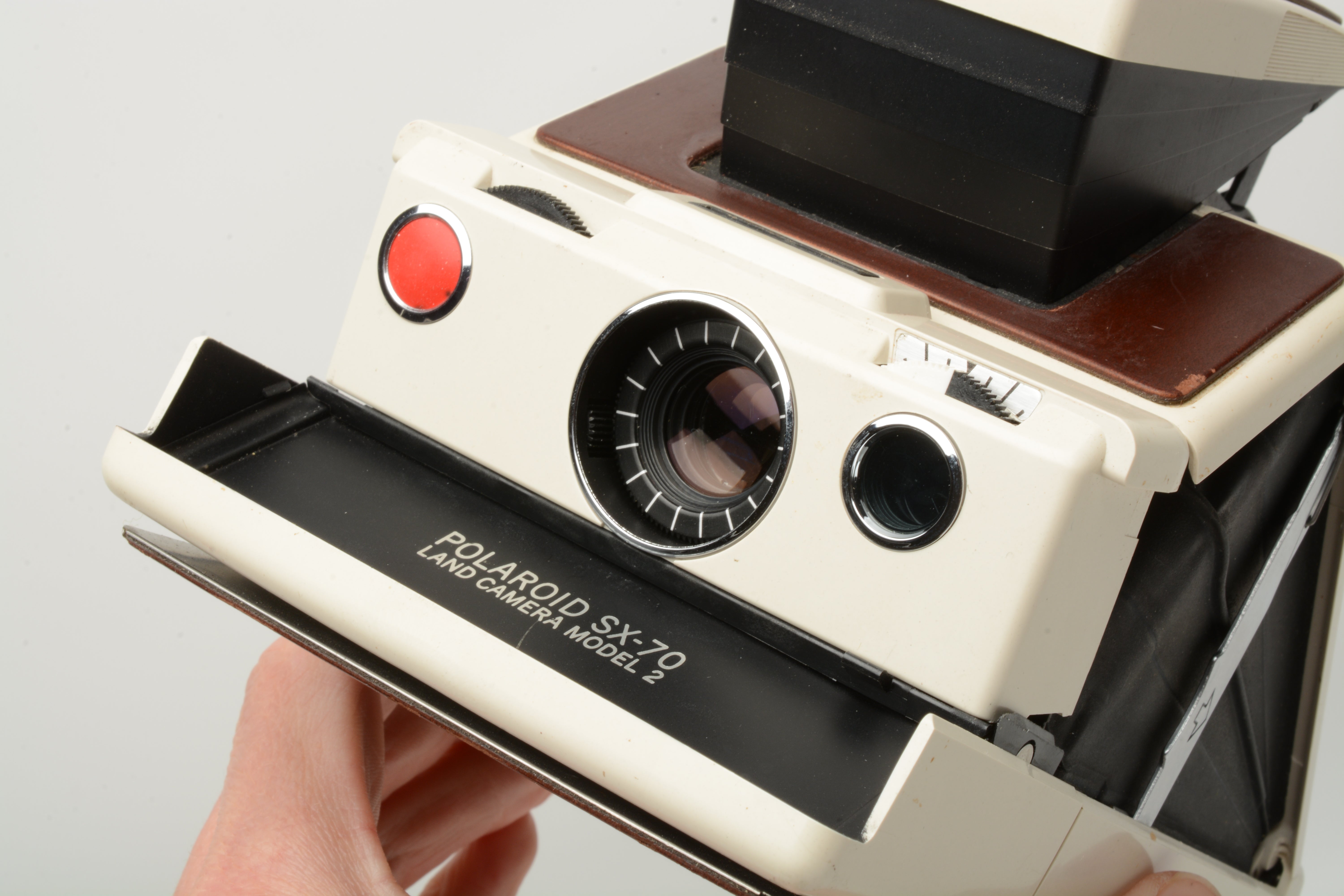 Polaroid SX70 Model 2 Cream/Brown, Film tested – RecycledPhoto