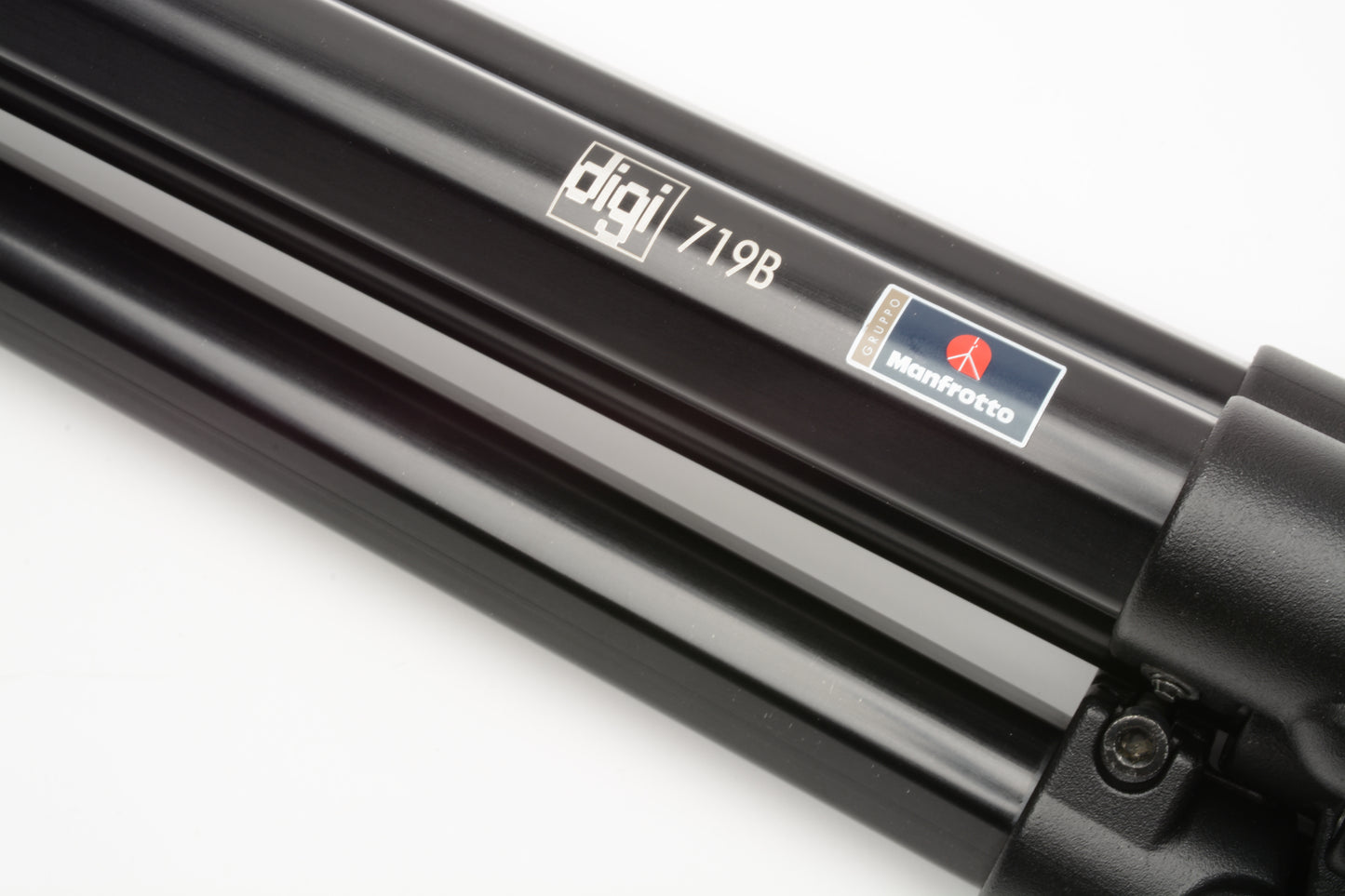 Manfrotto Digi 719B Tripod w/Ball Head, case, Great, *Read