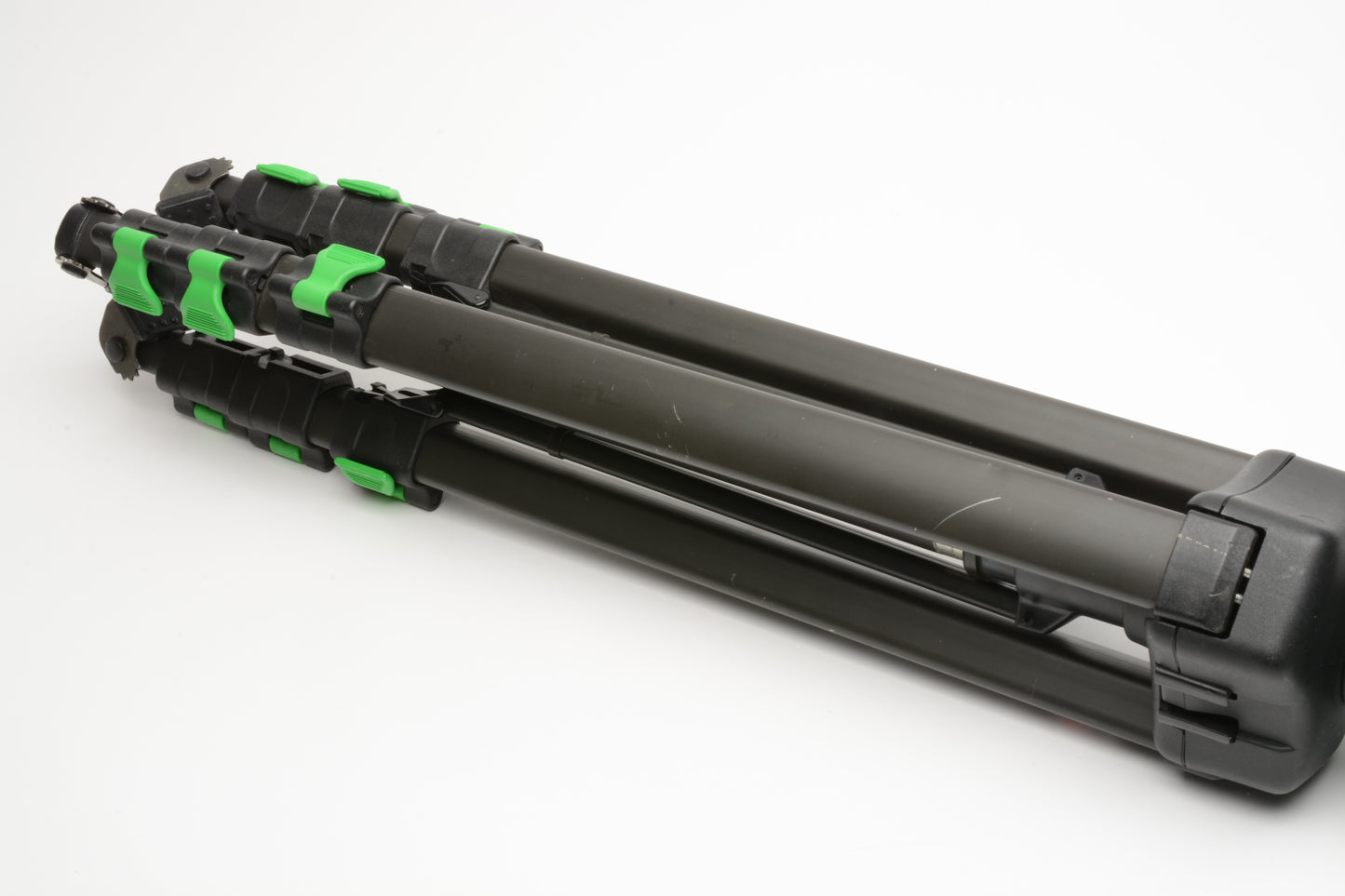 Cullman 2903 tripod w/Pan head and QR plate, Very nice!
