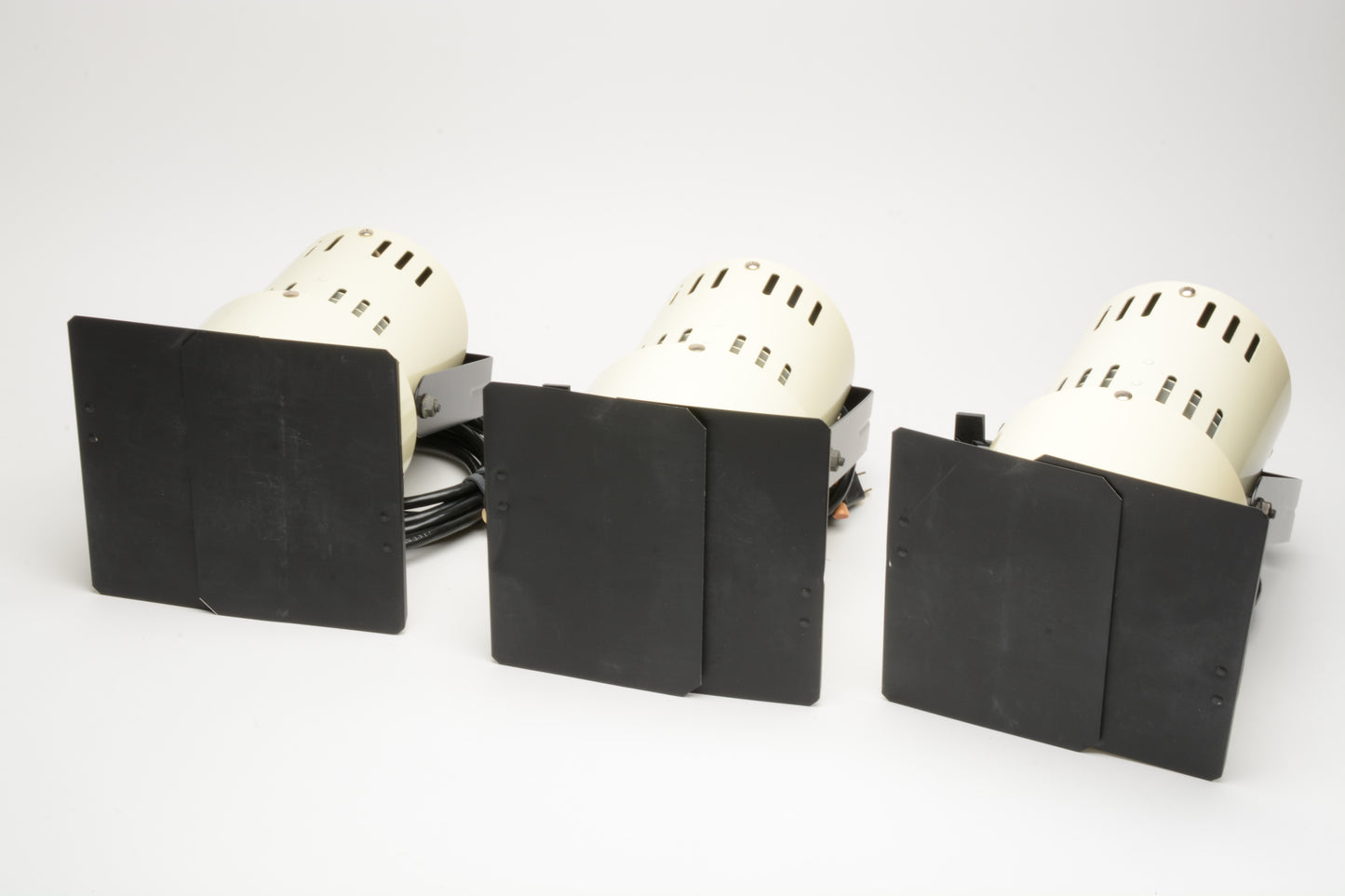 Smith Victor Q60 Video Lighting unit x3 w/ Light Stands, Very Clean!