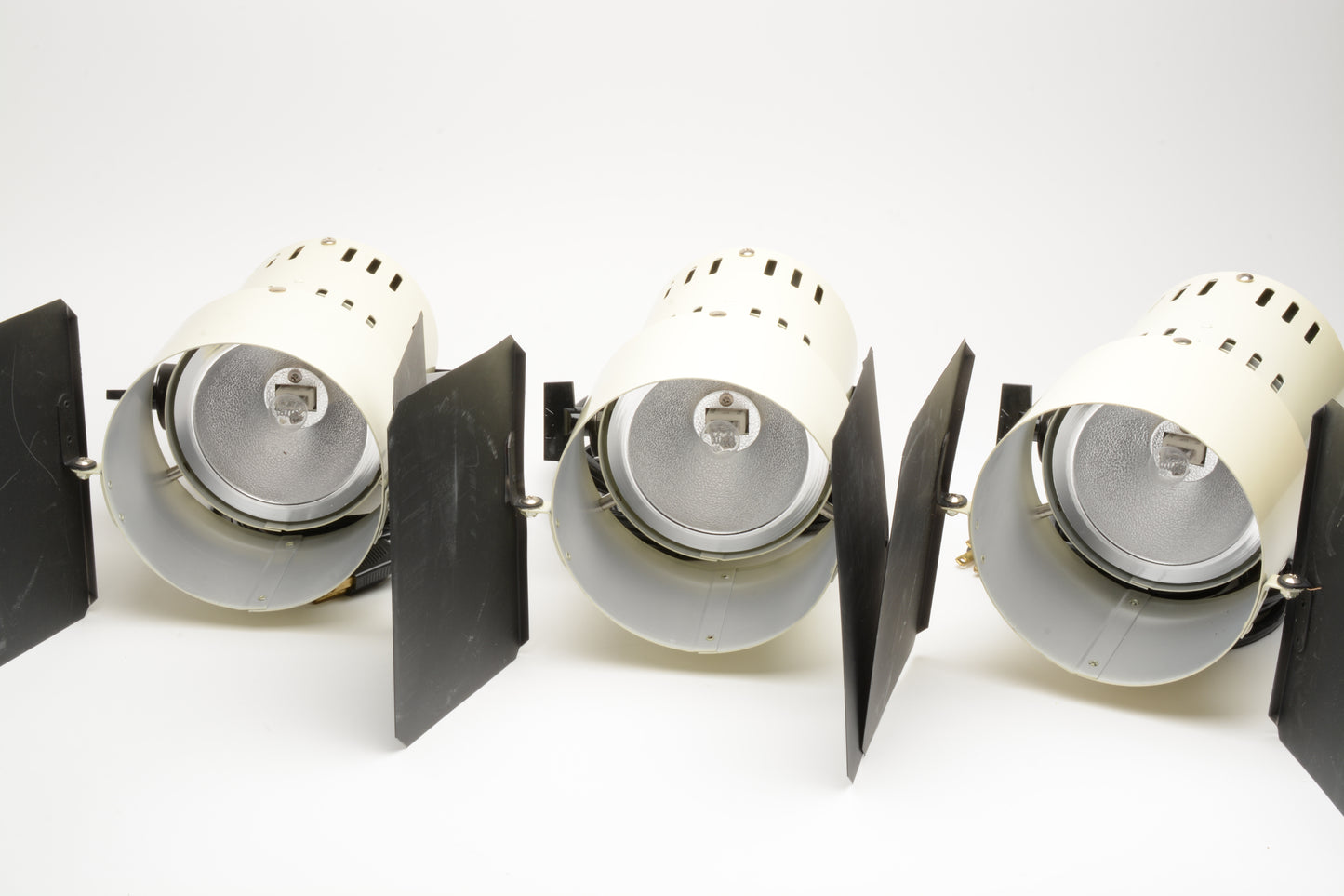 Smith Victor Q60 Video Lighting unit x3 w/ Light Stands, Very Clean!