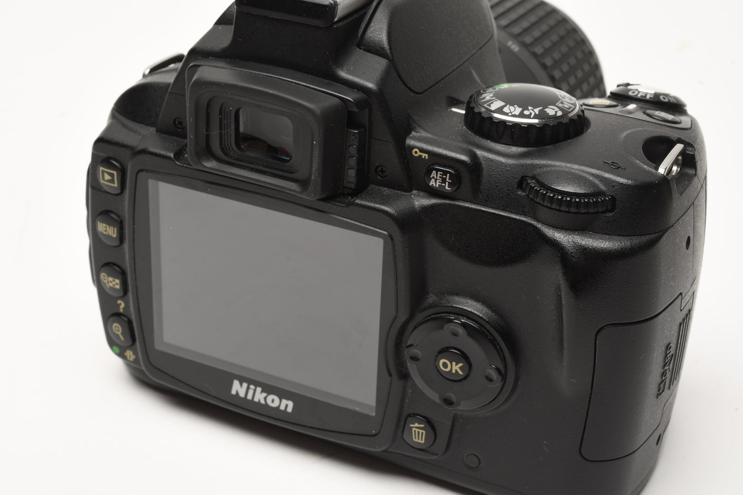 Nikon D40 DSLR body w/Nikkor 18-55mm f3.5-5.6G ED, Book, Nice!